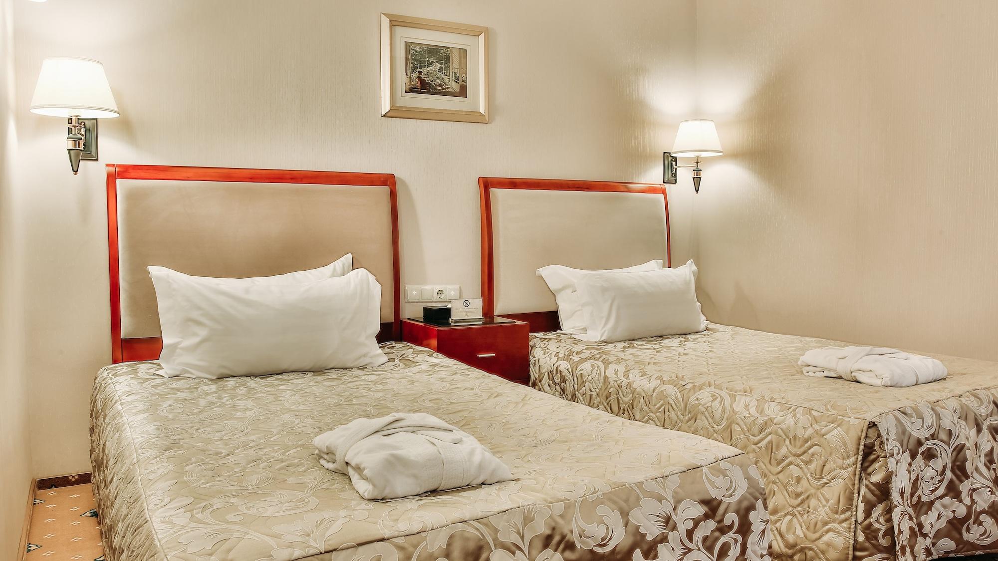 Goldman Empire Hotel Astana Luaran gambar