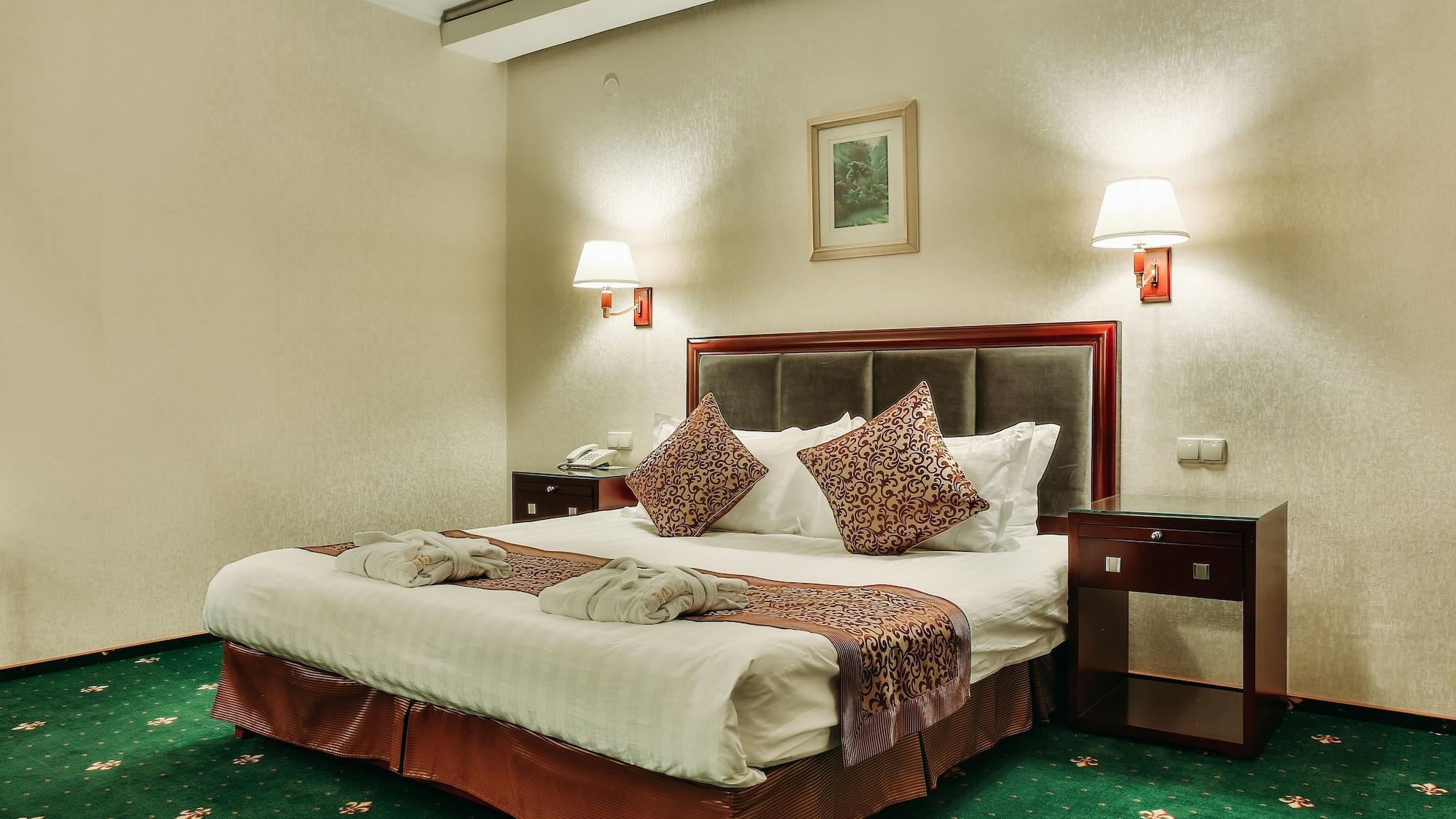Goldman Empire Hotel Astana Luaran gambar