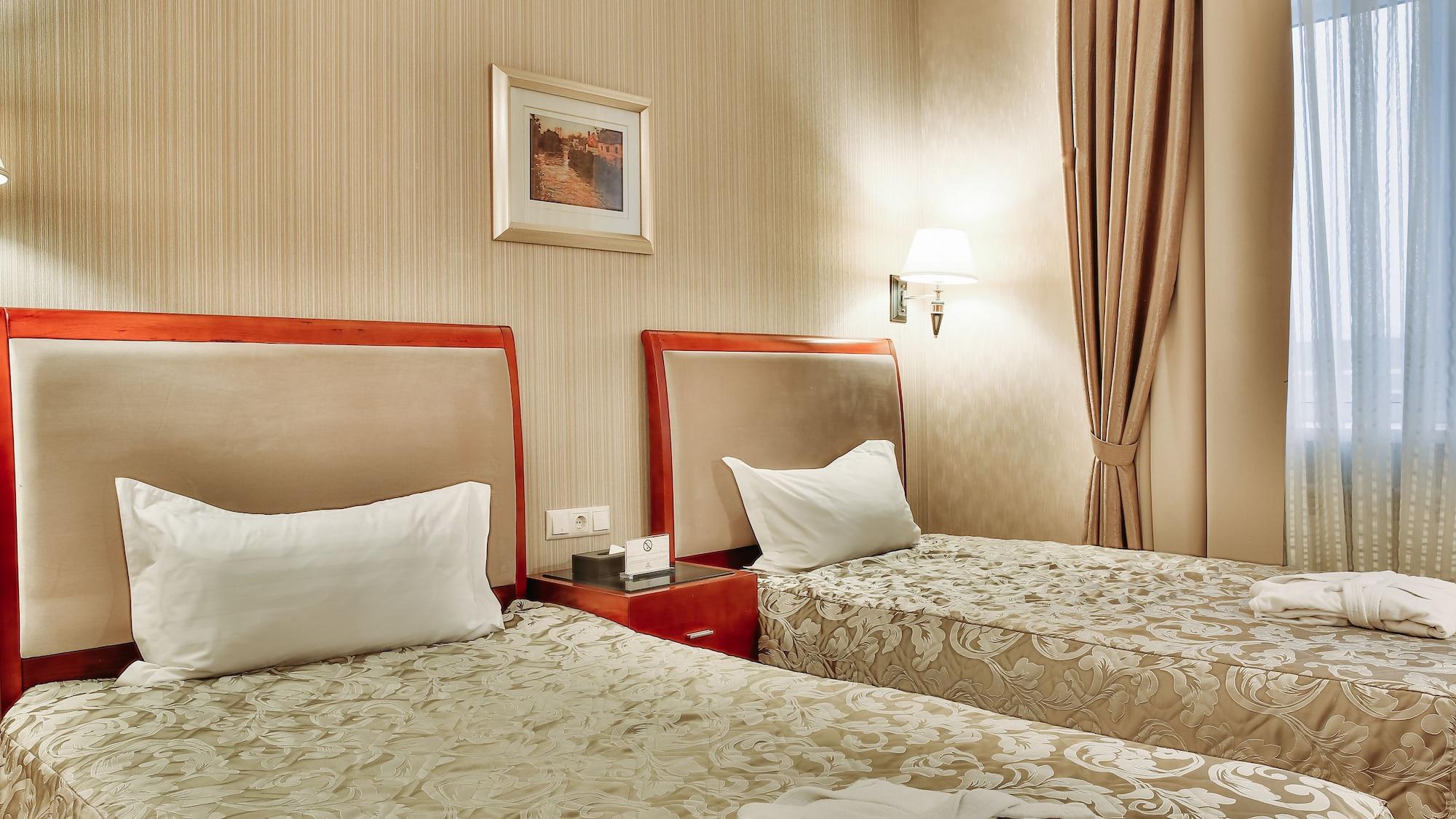 Goldman Empire Hotel Astana Luaran gambar