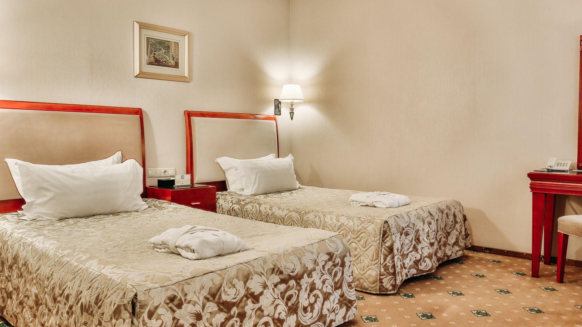 Goldman Empire Hotel Astana Luaran gambar