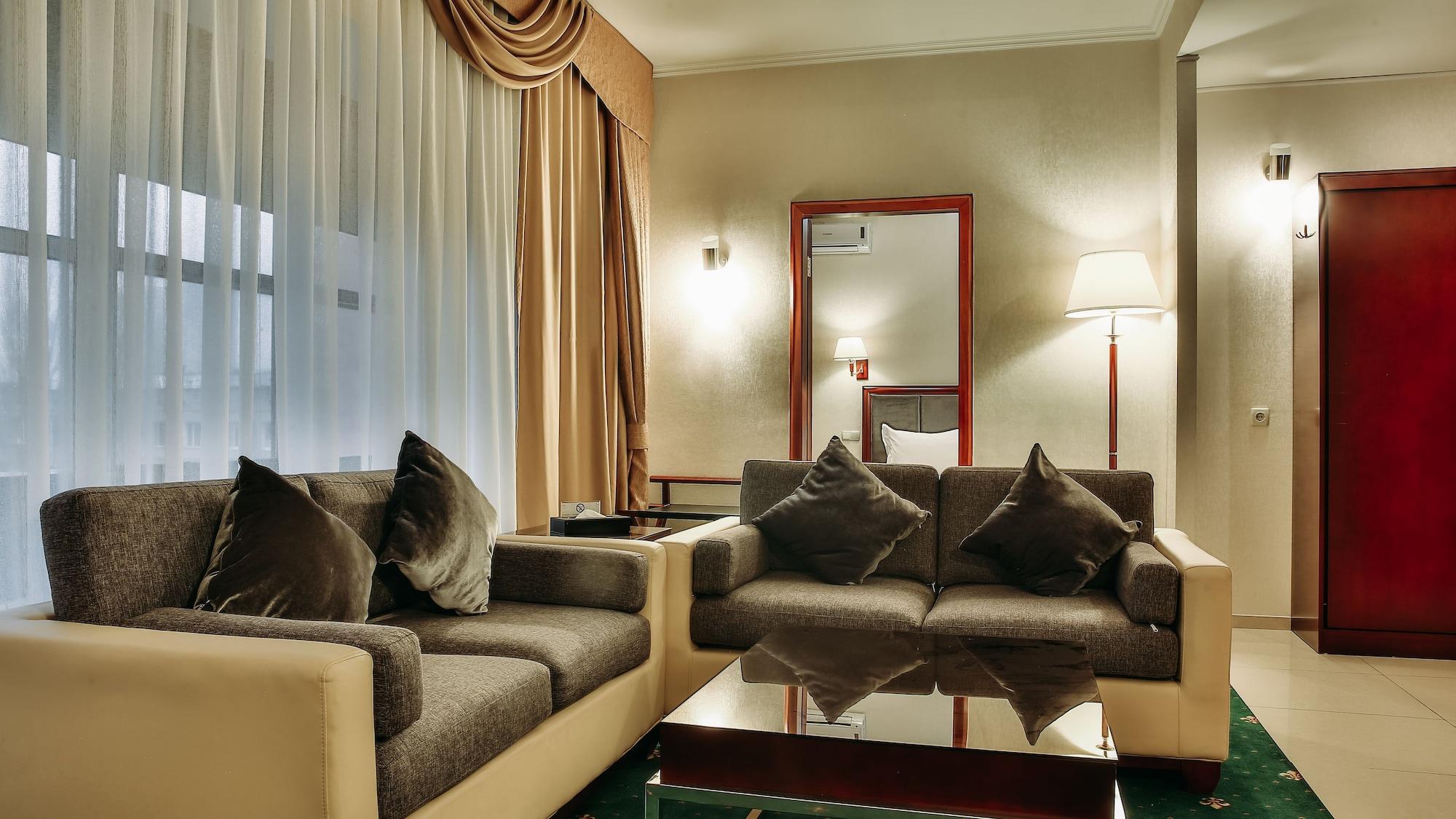 Goldman Empire Hotel Astana Luaran gambar