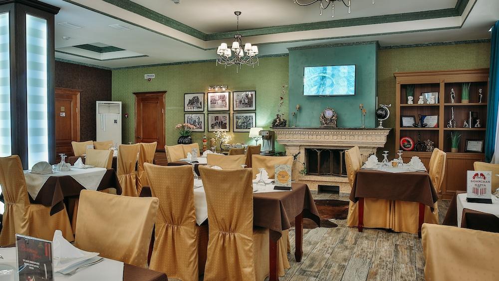 Goldman Empire Hotel Astana Luaran gambar
