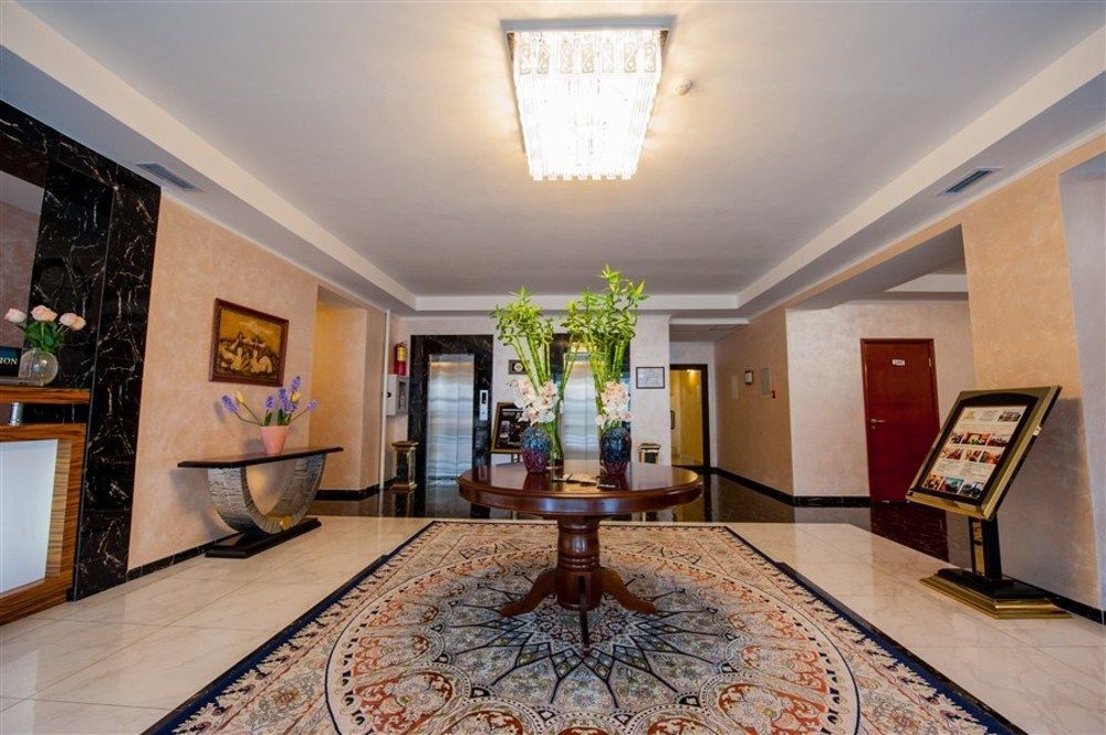 Goldman Empire Hotel Astana Luaran gambar