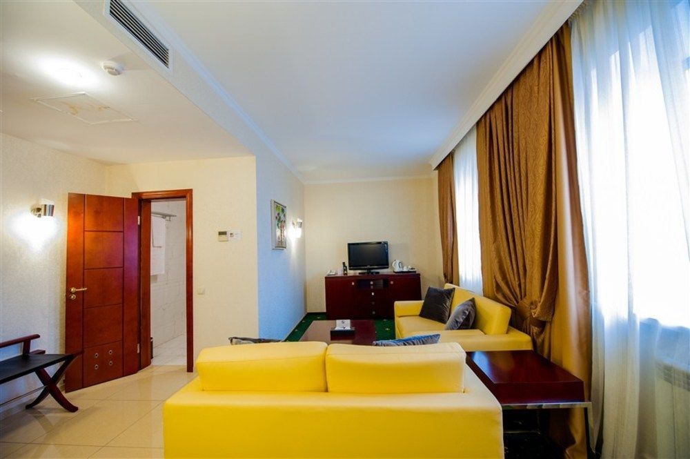 Goldman Empire Hotel Astana Luaran gambar