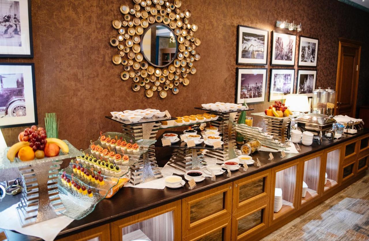 Goldman Empire Hotel Astana Luaran gambar