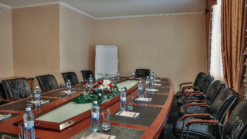 Goldman Empire Hotel Astana Luaran gambar