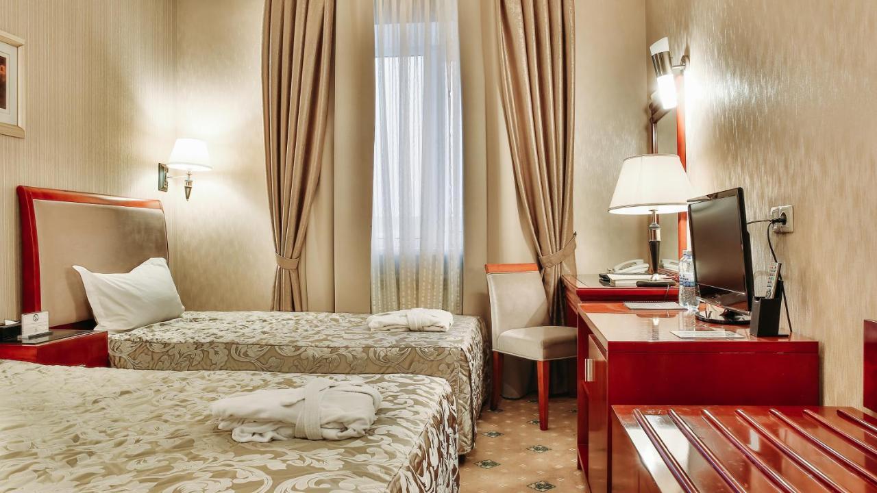 Goldman Empire Hotel Astana Luaran gambar